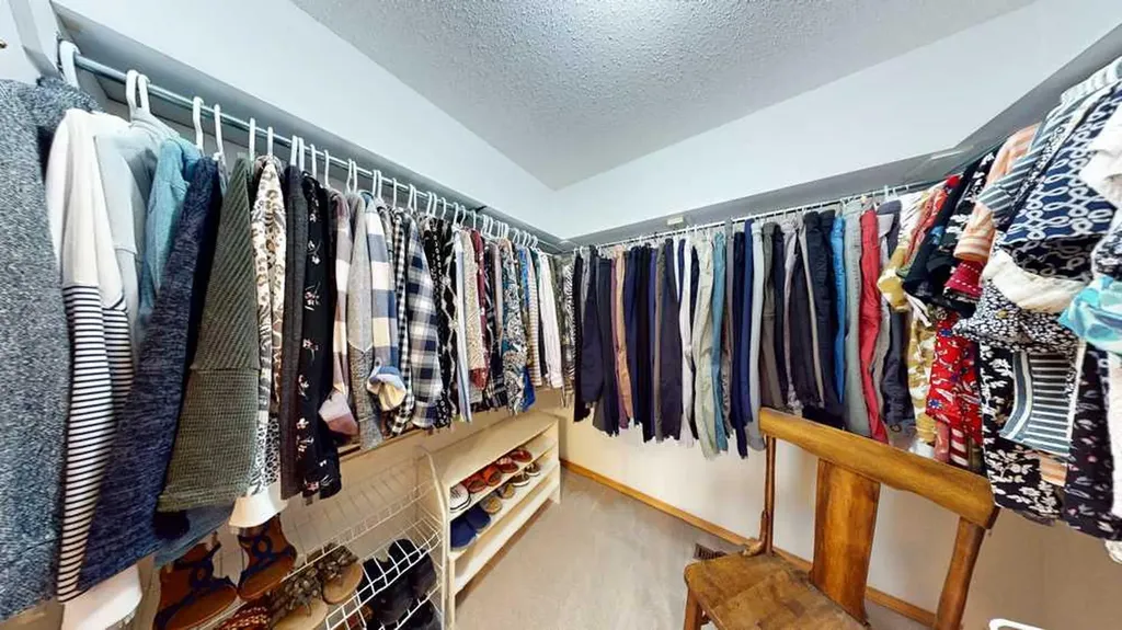 1165 16 Street NE Medicine Hat AB T1C1P7