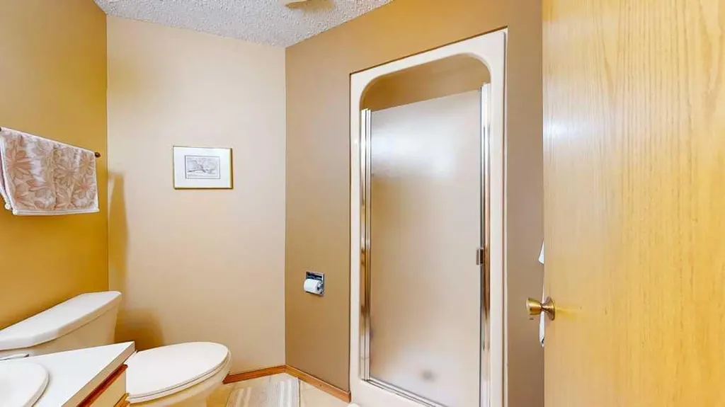 1165 16 Street NE Medicine Hat AB T1C1P7