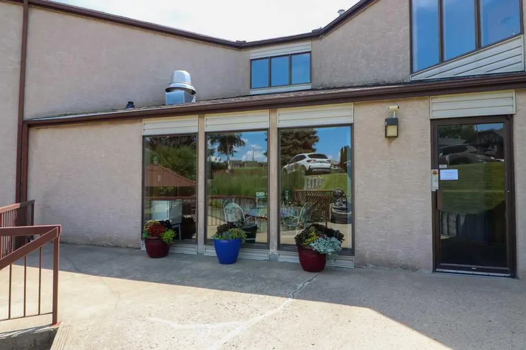 1165 16 Street NE Medicine Hat AB T1C1P7
