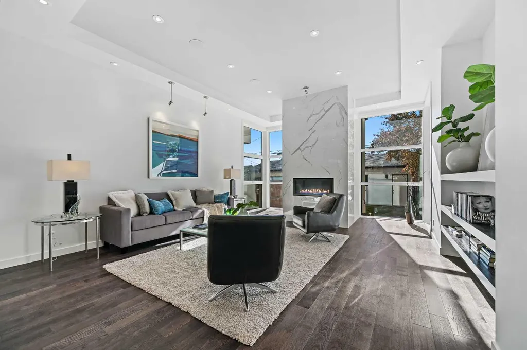 2115 Bowness Road NW Calgary AB T2N 3L2