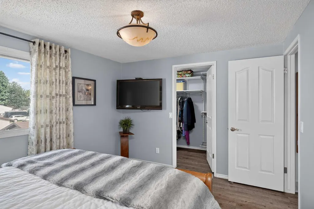 6609 Rundlehorn Drive NE Calgary AB T1Y 3T6