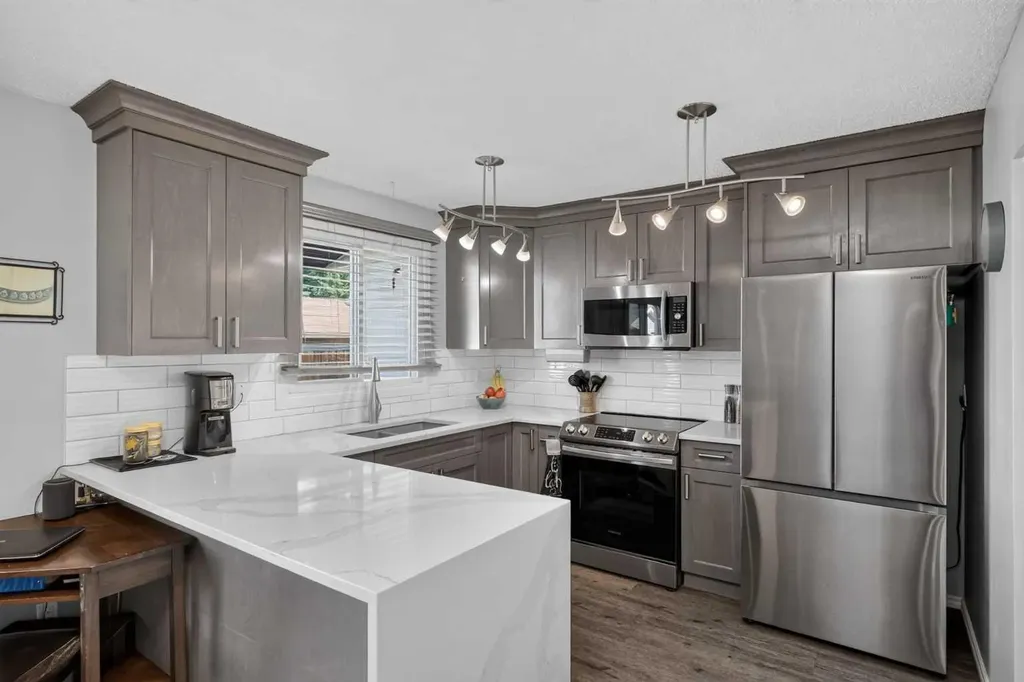 6609 Rundlehorn Drive NE Calgary AB T1Y 3T6