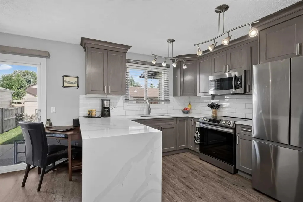 6609 Rundlehorn Drive NE Calgary AB T1Y 3T6