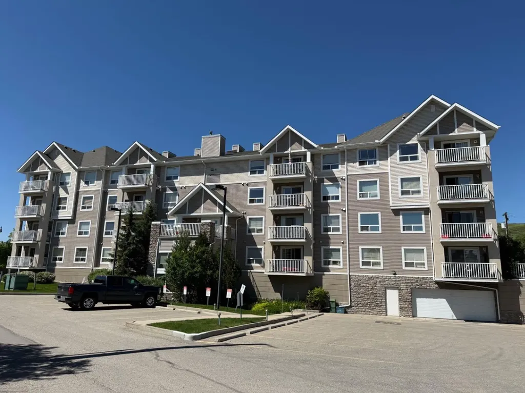 128 Centre Avenue Cochrane AB T4C 1Z4