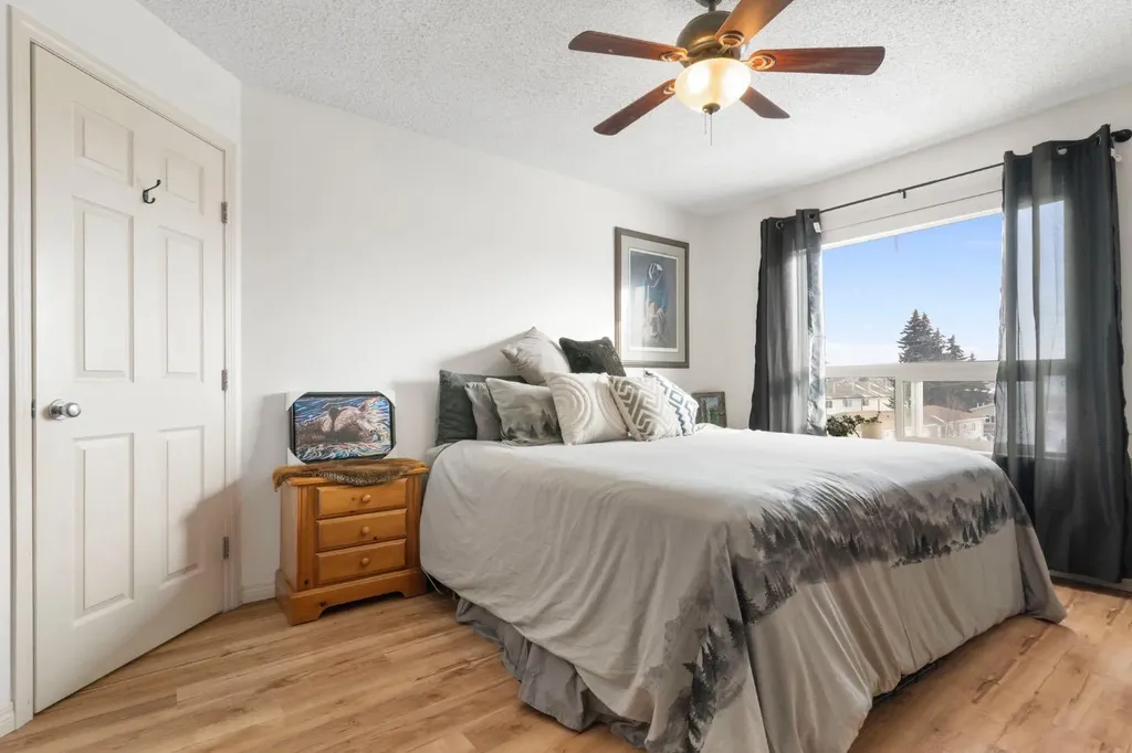 128 Centre Avenue Cochrane AB T4C 1Z4