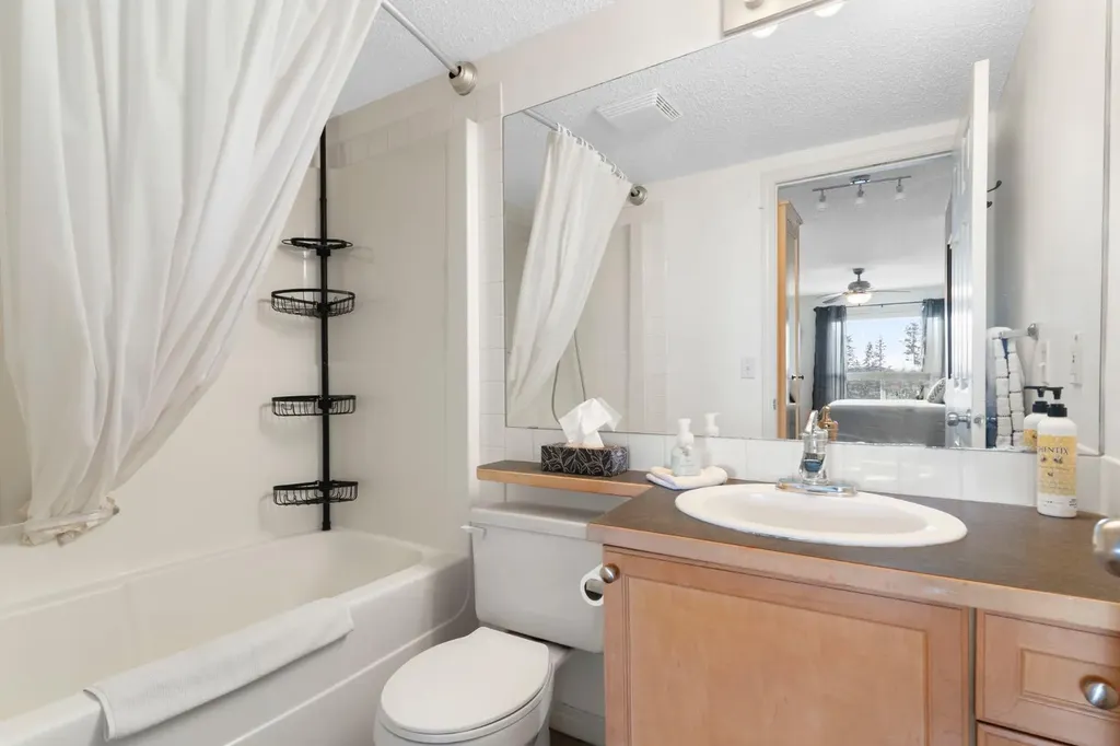 128 Centre Avenue Cochrane AB T4C 1Z4