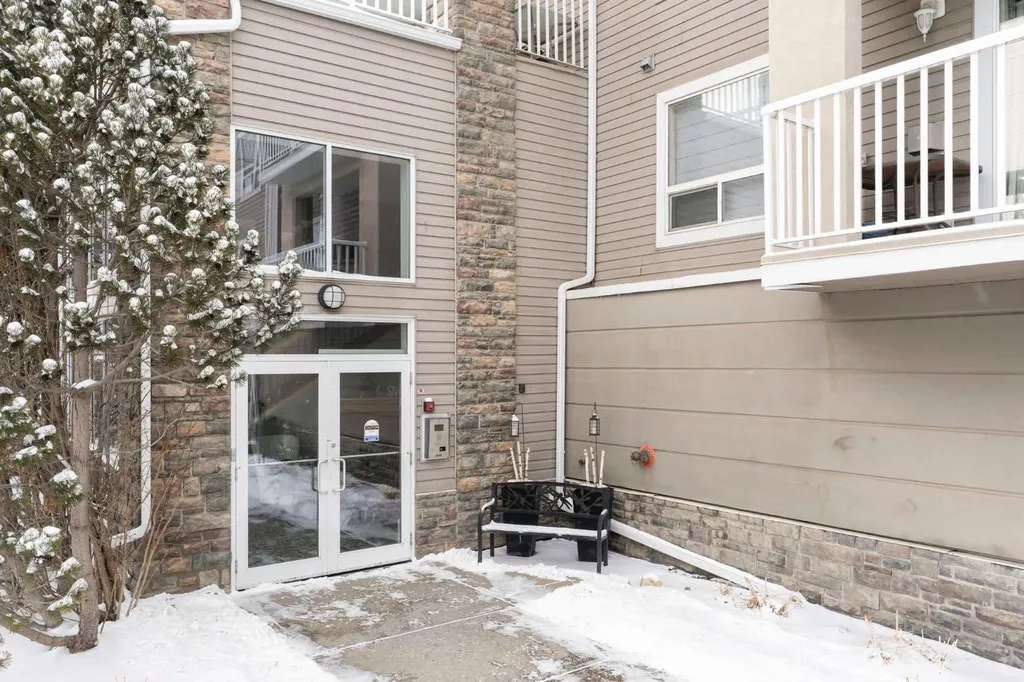 128 Centre Avenue Cochrane AB T4C 1Z4