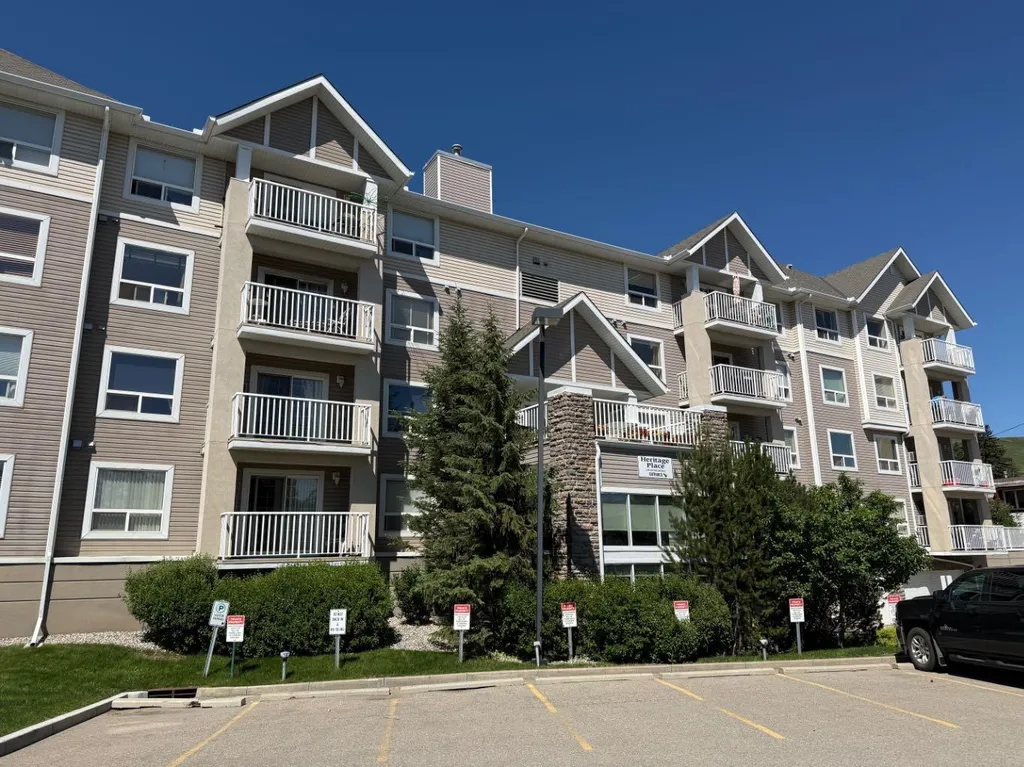 128 Centre Avenue Cochrane AB T4C 1Z4