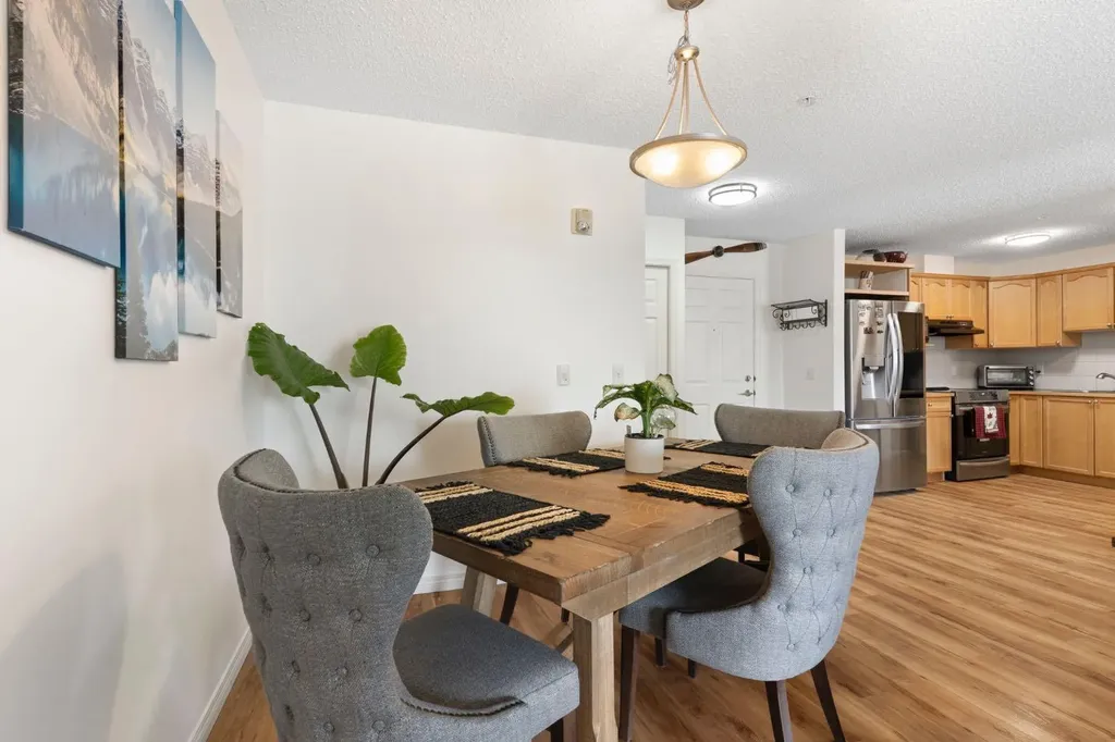 128 Centre Avenue Cochrane AB T4C 1Z4
