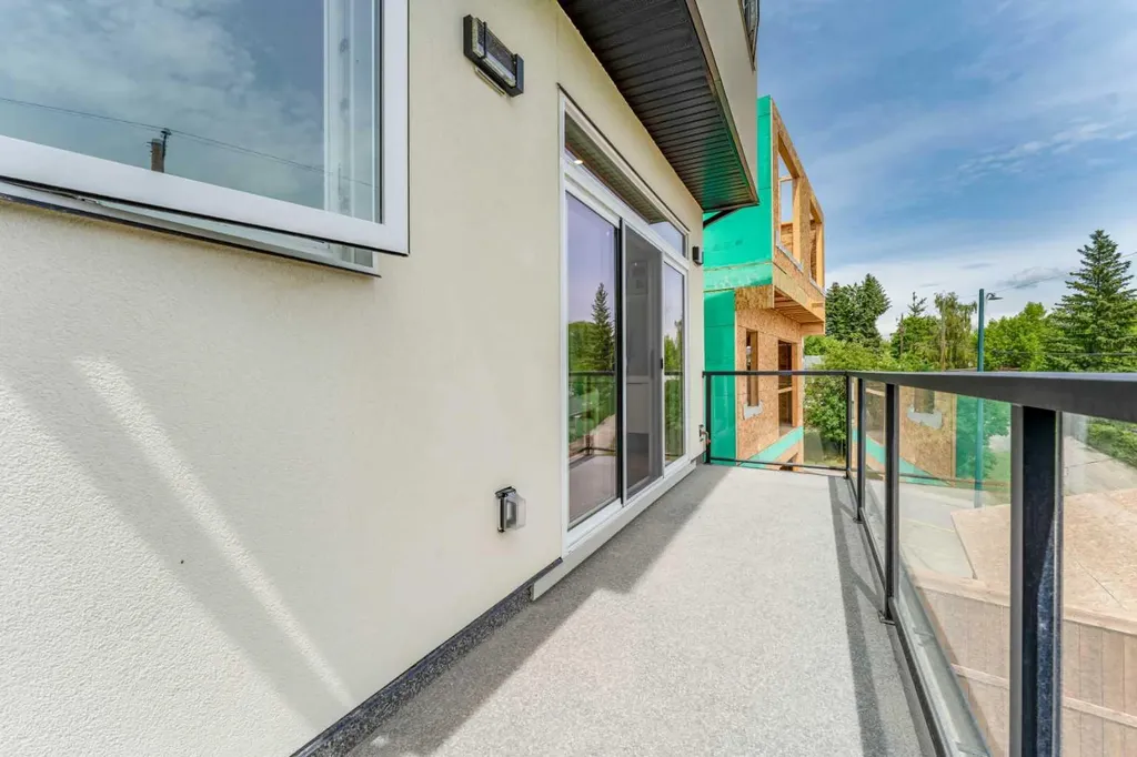 90 Hartford Road NW Calgary AB T2K 2A5