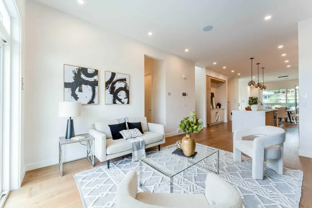 90 Hartford Road NW Calgary AB T2K 2A5