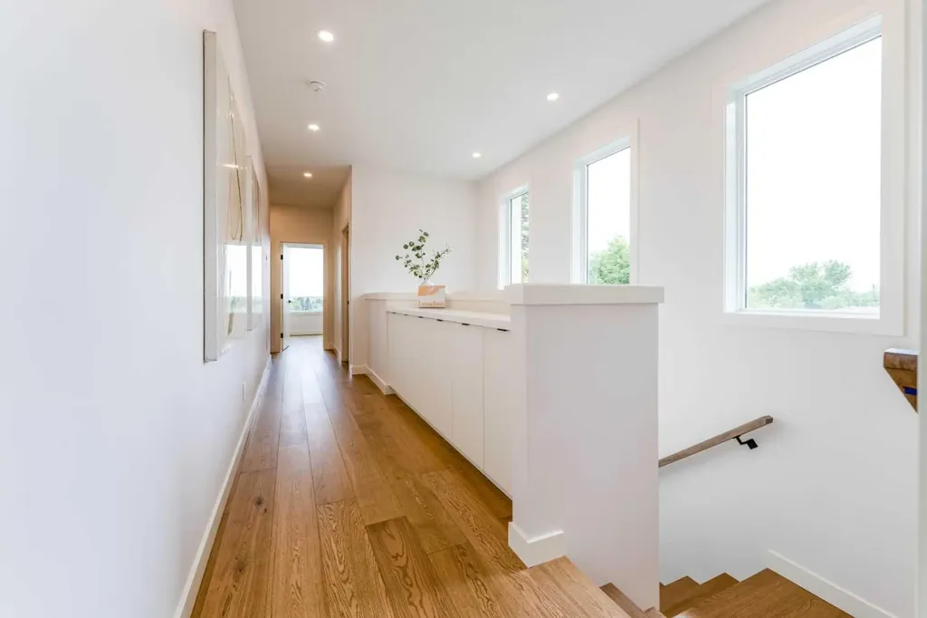 90 Hartford Road NW Calgary AB T2K 2A5