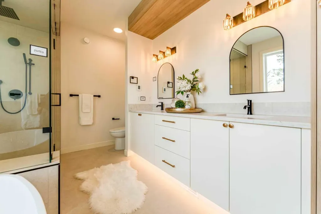 90 Hartford Road NW Calgary AB T2K 2A5