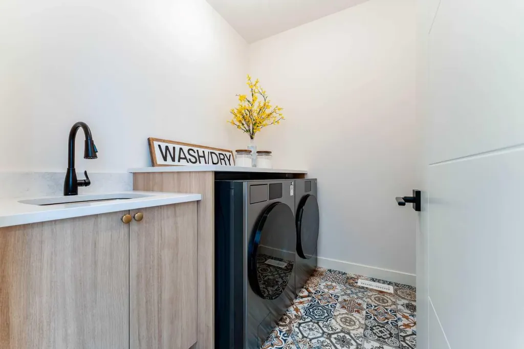 90 Hartford Road NW Calgary AB T2K 2A5