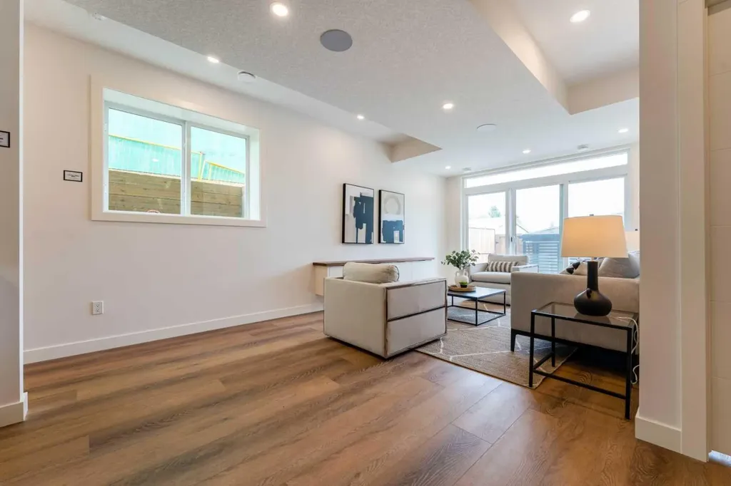 90 Hartford Road NW Calgary AB T2K 2A5