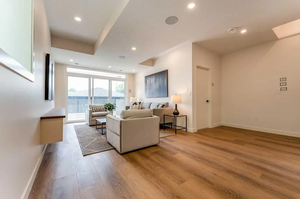 90 Hartford Road NW Calgary AB T2K 2A5