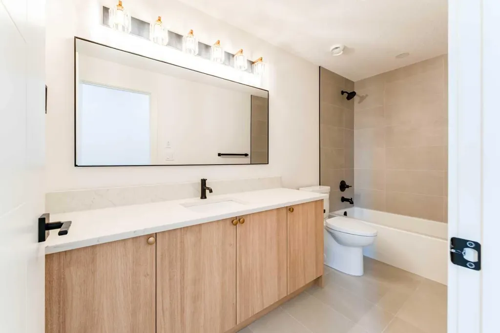 90 Hartford Road NW Calgary AB T2K 2A5