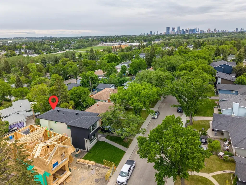 90 Hartford Road NW Calgary AB T2K 2A5