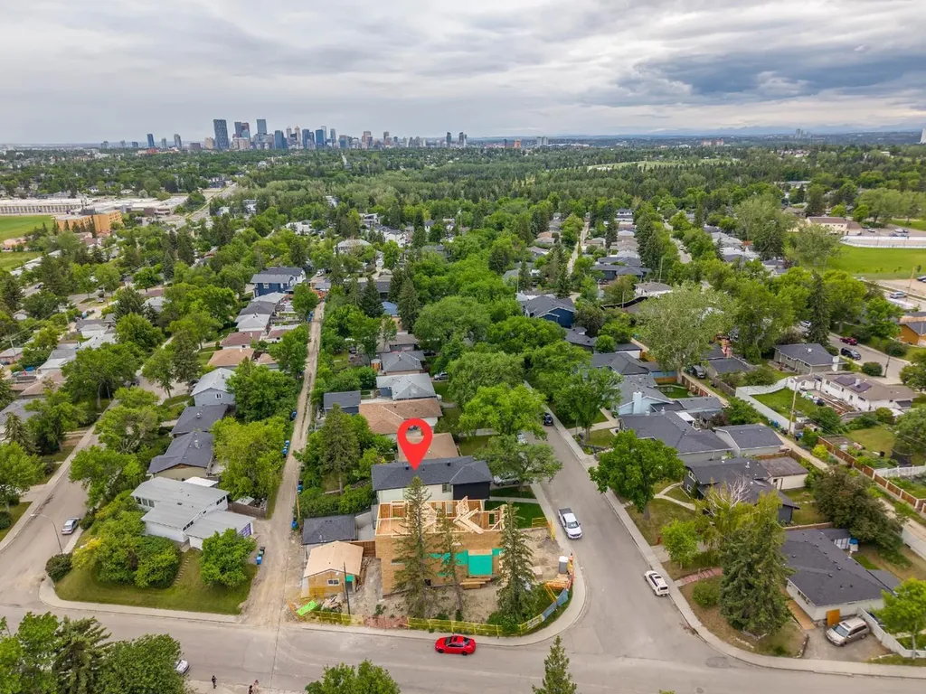 90 Hartford Road NW Calgary AB T2K 2A5