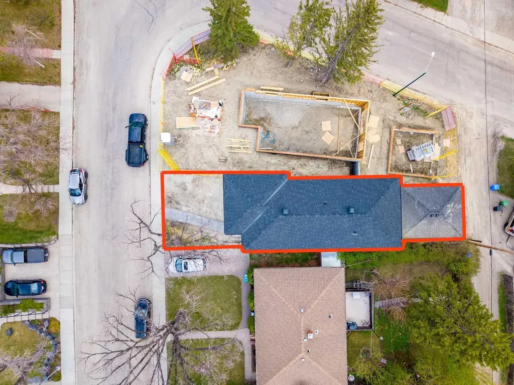 90 Hartford Road NW Calgary AB T2K 2A5