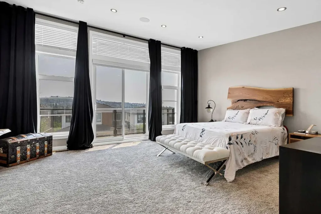 44 Timberline Way SW Calgary AB T3H0W3