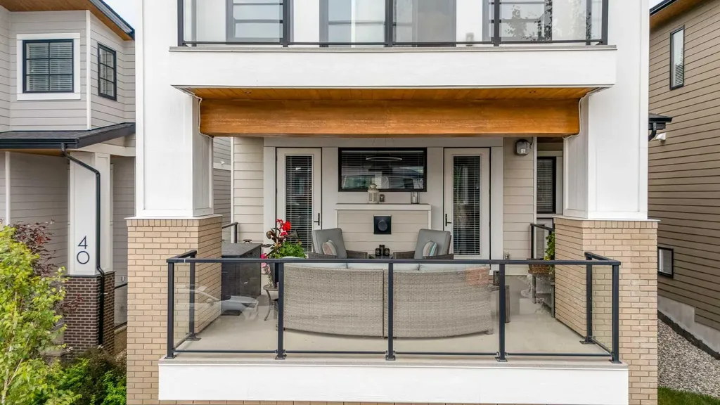 44 Timberline Way SW Calgary AB T3H0W3