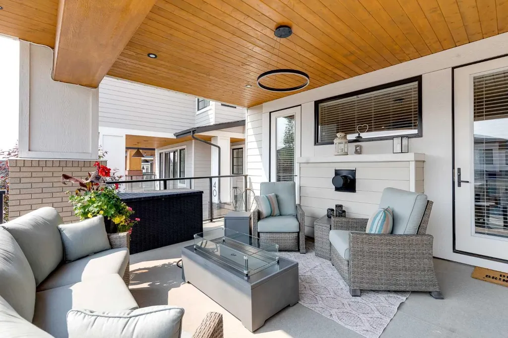 44 Timberline Way SW Calgary AB T3H0W3