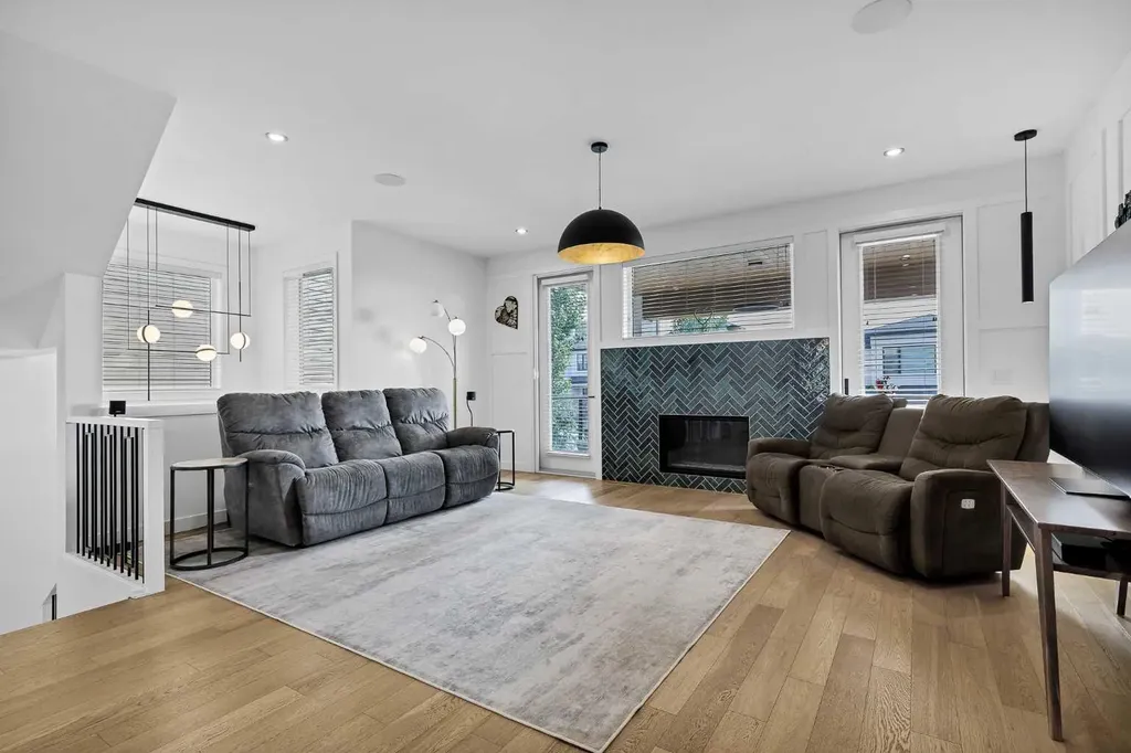 44 Timberline Way SW Calgary AB T3H0W3