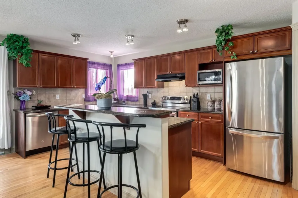 515 Crystal Green Mews Okotoks AB T1S 2K6