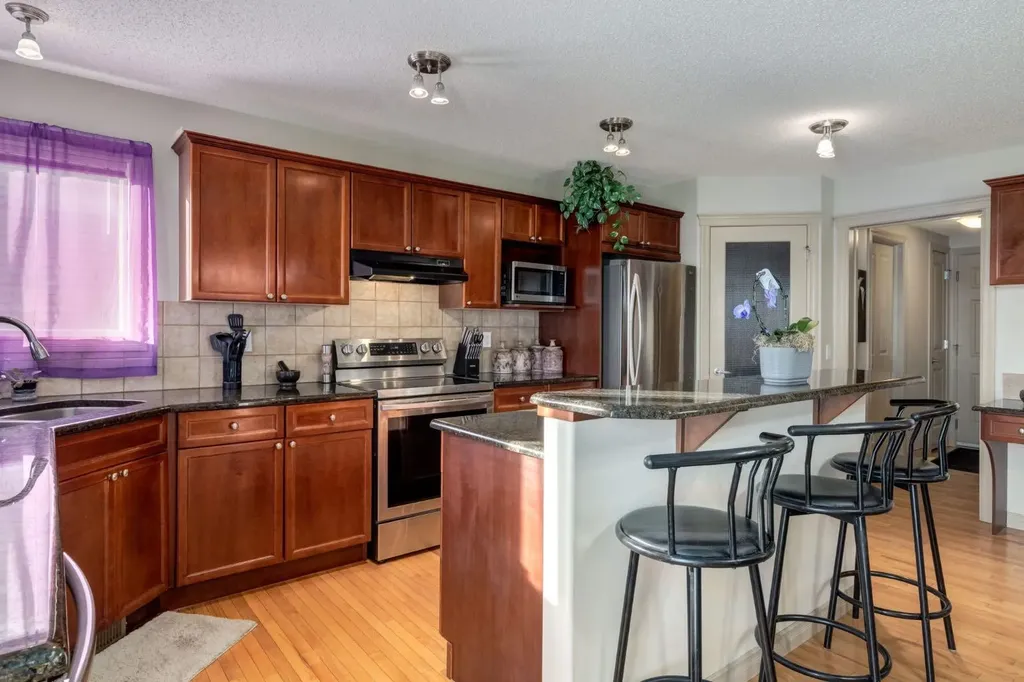 515 Crystal Green Okotoks AB T1S 2K6