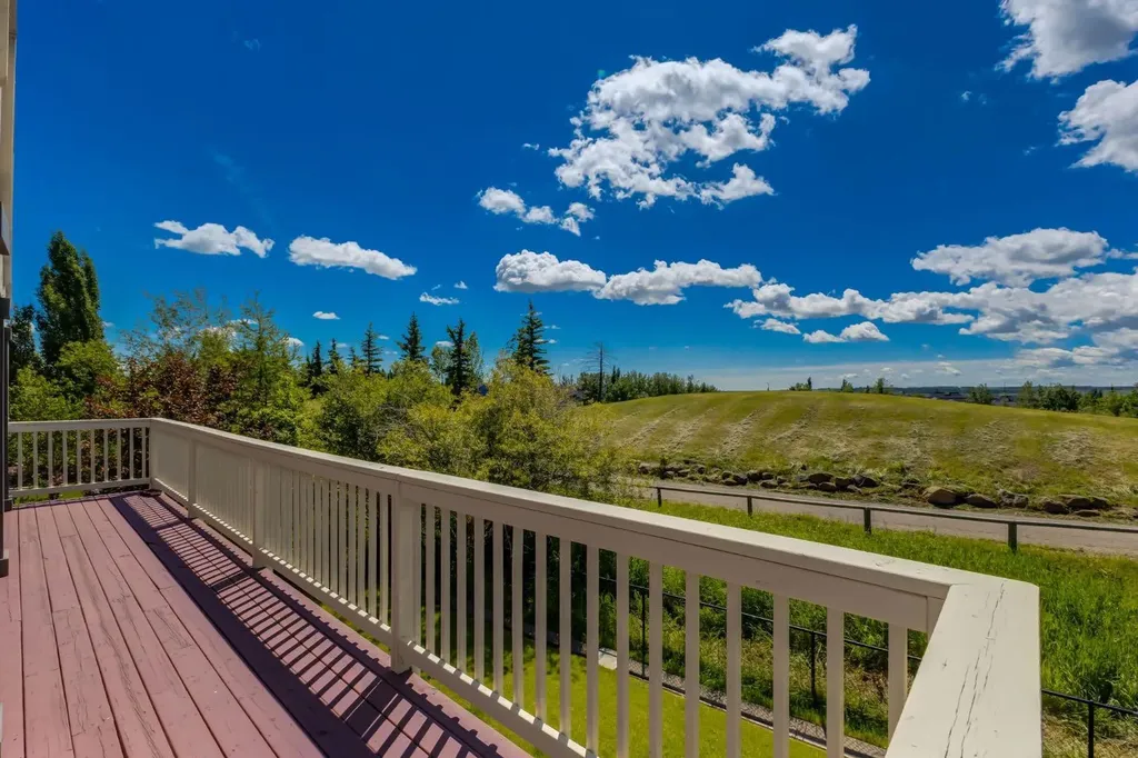 515 Crystal Green Mews Okotoks AB T1S 2K6