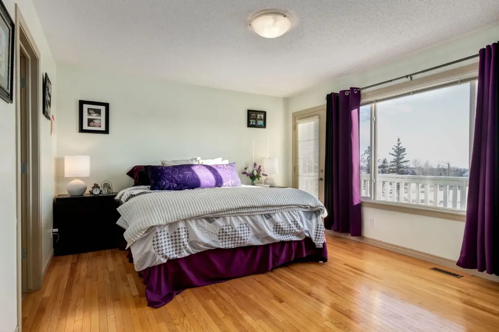 515 Crystal Green Okotoks AB T1S 2K6