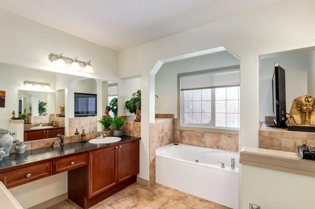 515 Crystal Green Mews Okotoks AB T1S 2K6