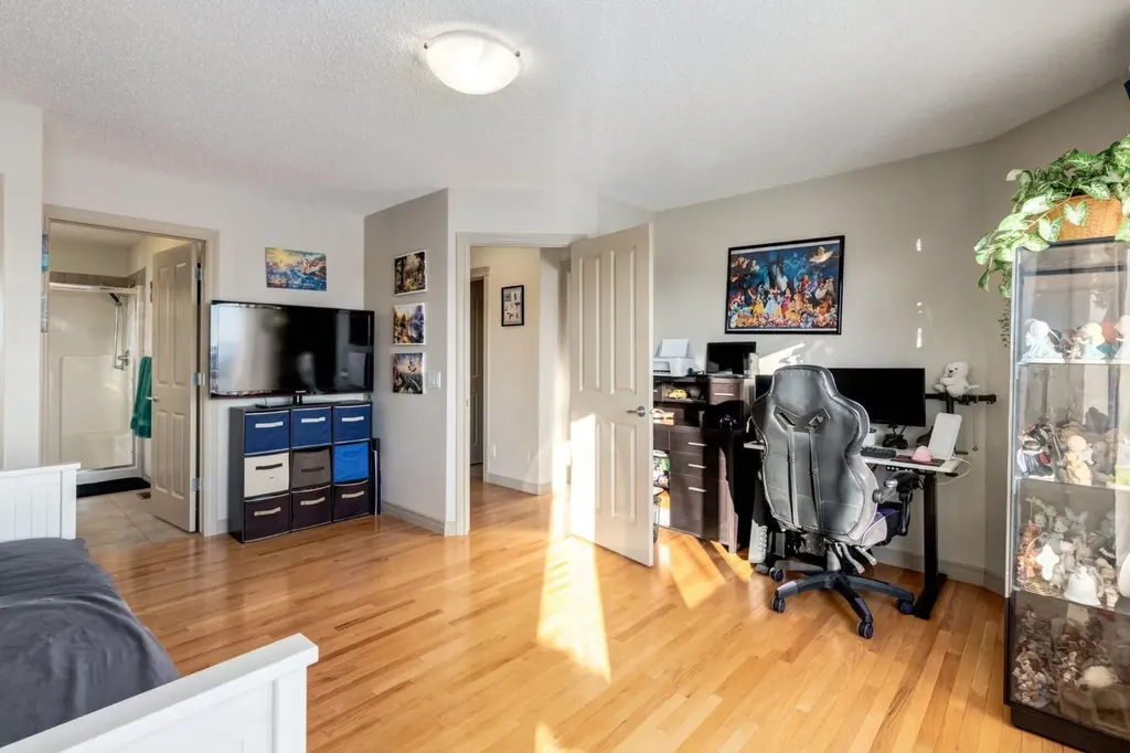 515 Crystal Green Mews Okotoks AB T1S 2K6