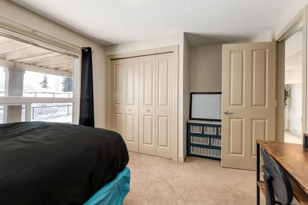 515 Crystal Green Mews Okotoks AB T1S 2K6