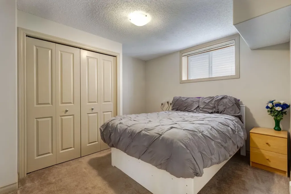 515 Crystal Green Mews Okotoks AB T1S 2K6
