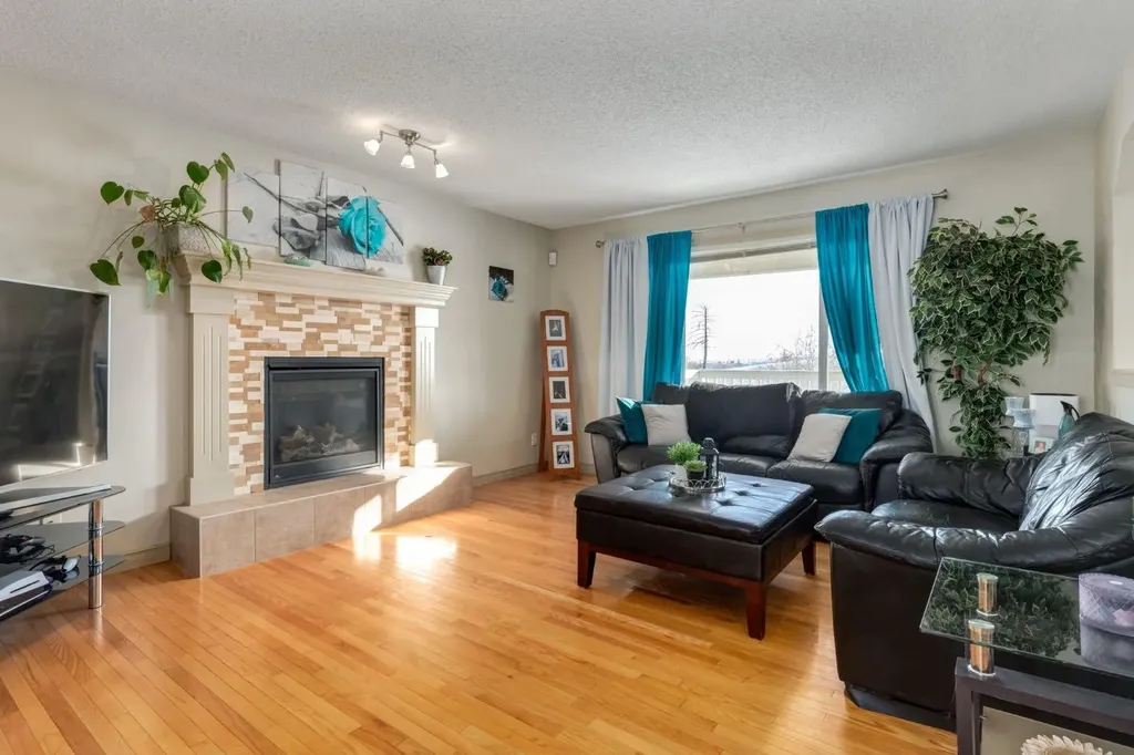 515 Crystal Green Mews Okotoks AB T1S 2K6
