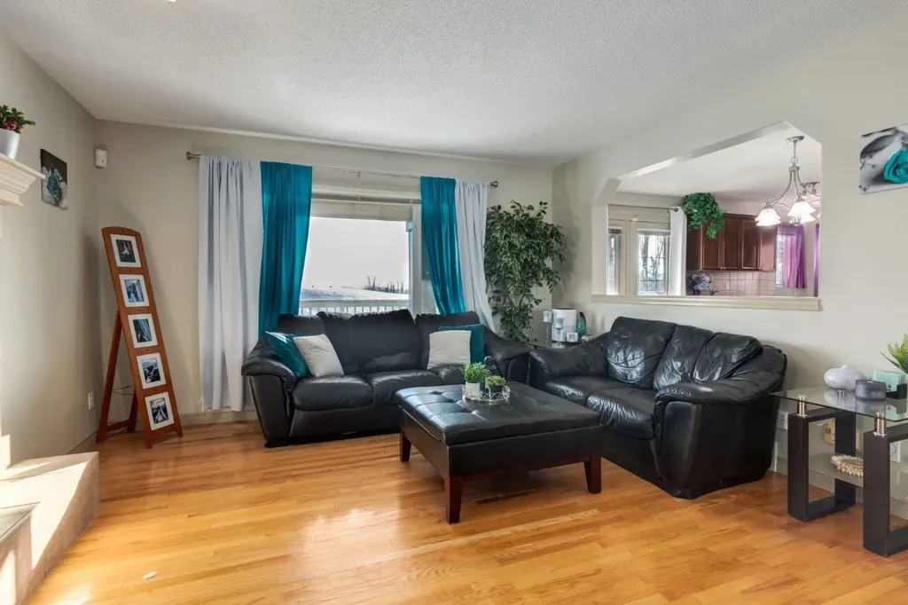 515 Crystal Green Mews Okotoks AB T1S 2K6