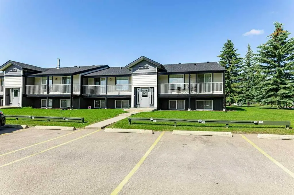 11 Stanton Street Red Deer AB T4N 0B9