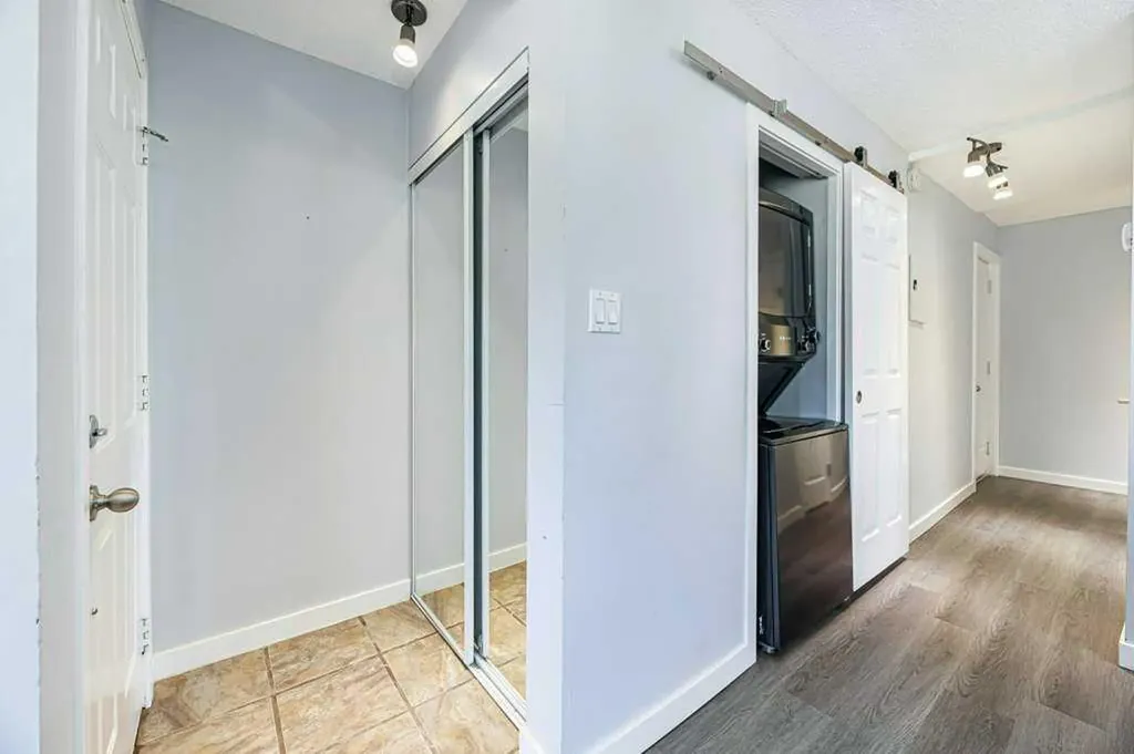 11 Stanton Street Red Deer AB T4N 0B9