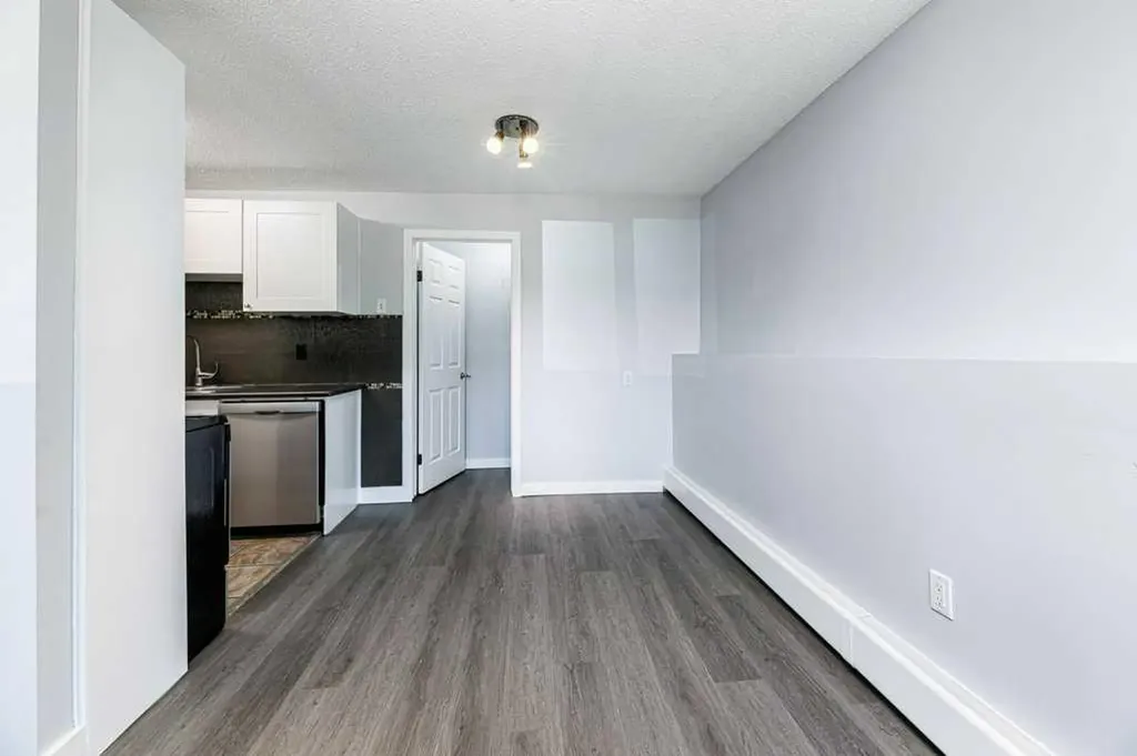 11 Stanton Street Red Deer AB T4N 0B9