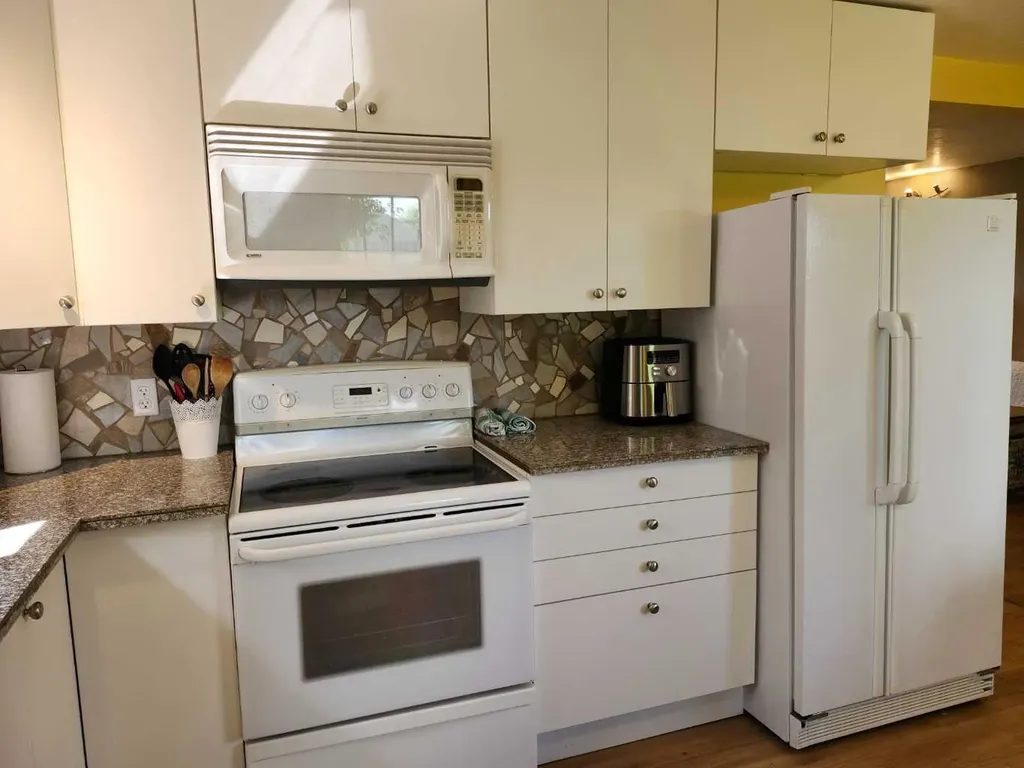 655 3 Avenue W Drumheller AB T0J0Y3