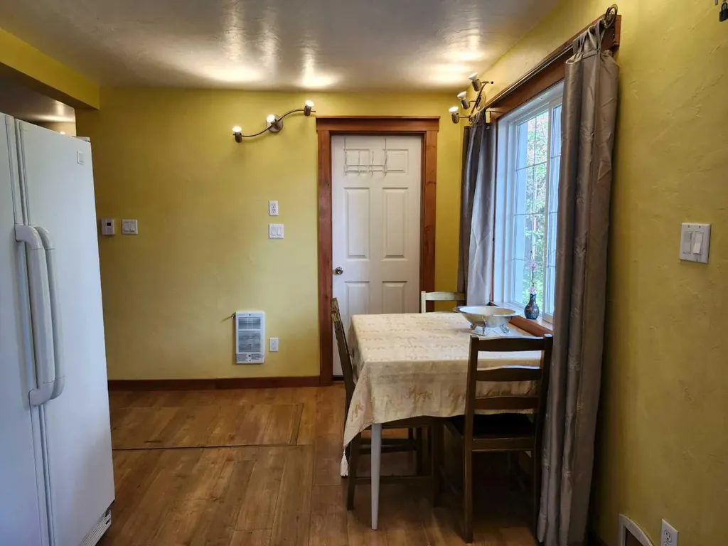 655 3 Avenue W Drumheller AB T0J0Y3