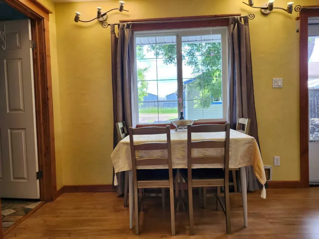 655 3 Avenue W Drumheller AB T0J0Y3