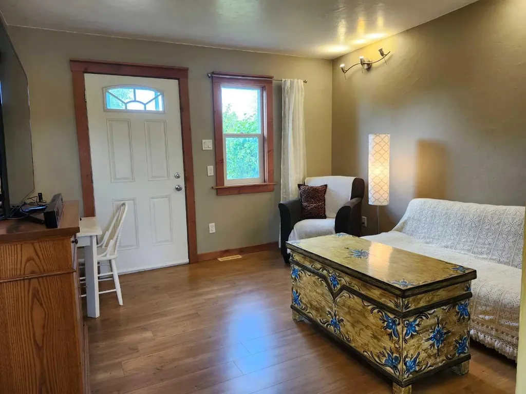 655 3 Avenue W Drumheller AB T0J0Y3