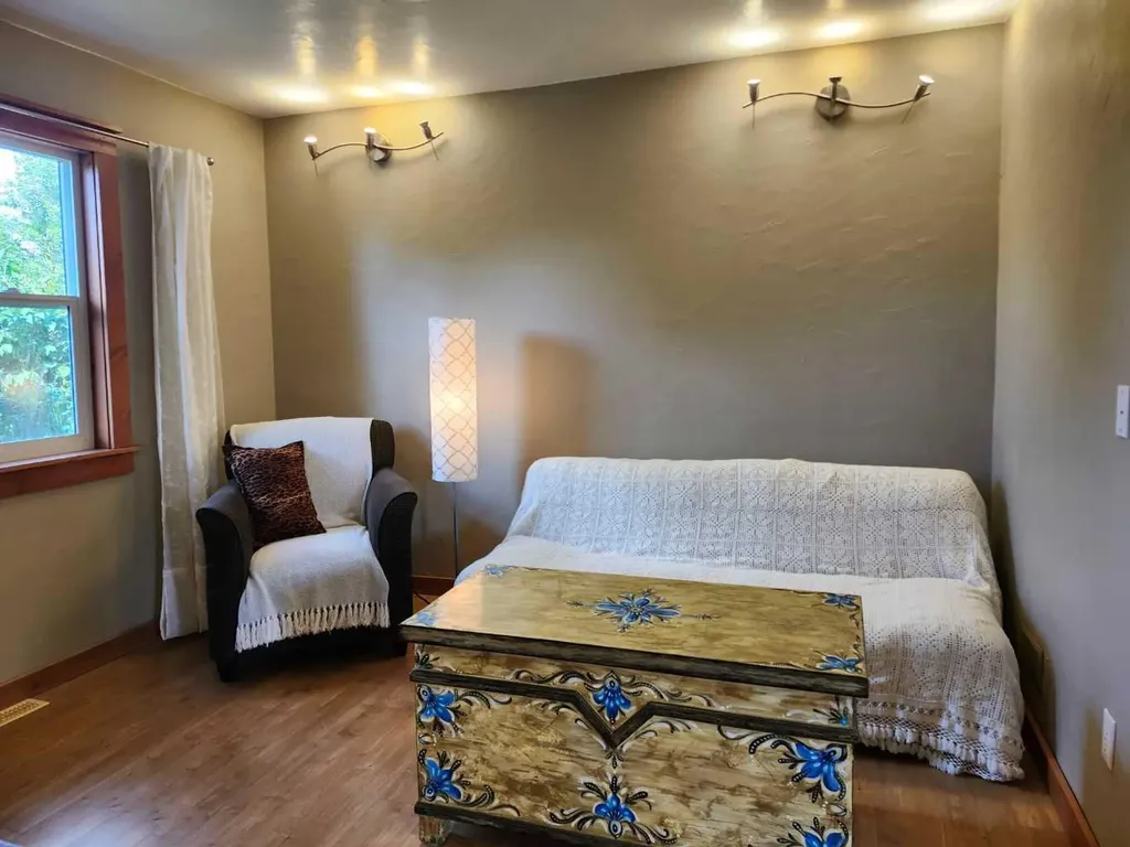 655 3 Avenue W Drumheller AB T0J0Y3