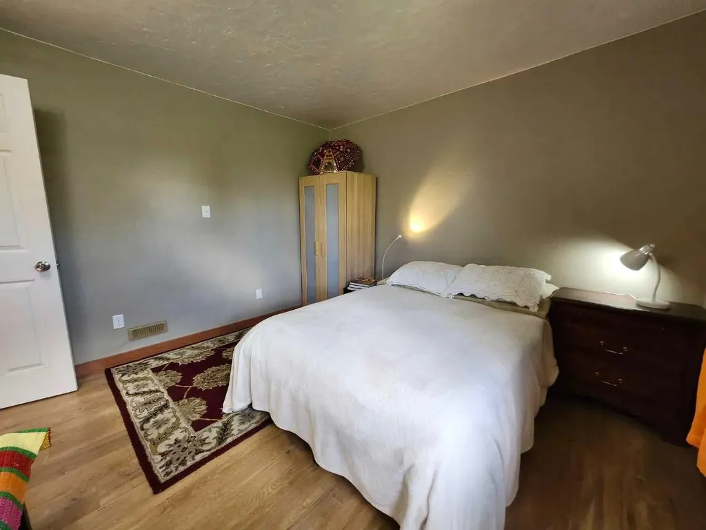 655 3 Avenue W Drumheller AB T0J0Y3