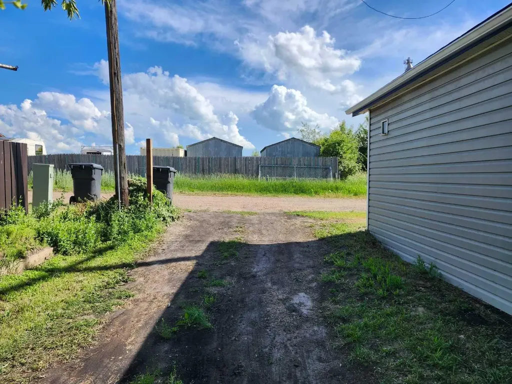 655 3 Avenue W Drumheller AB T0J0Y3