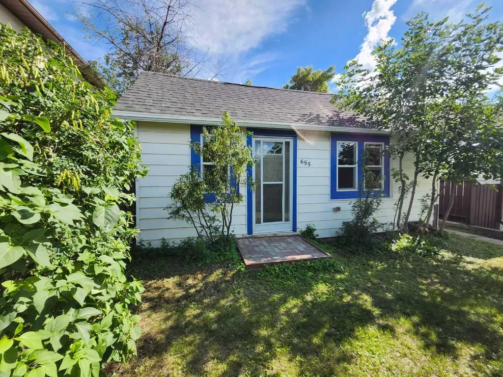 655 3 Avenue W Drumheller AB T0J0Y3