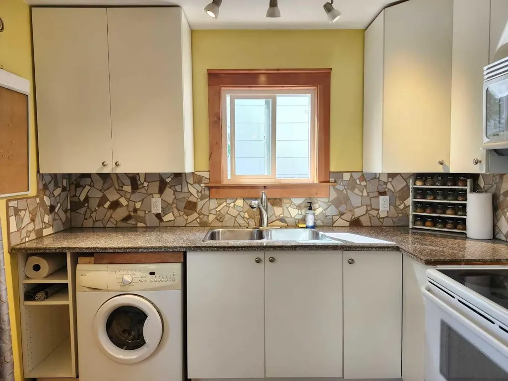655 3 Avenue W Drumheller AB T0J0Y3